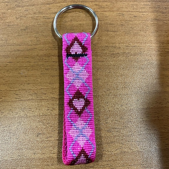 New pink purple argyle hearts keychain - loop at end NWOT - Picture 3 of 4